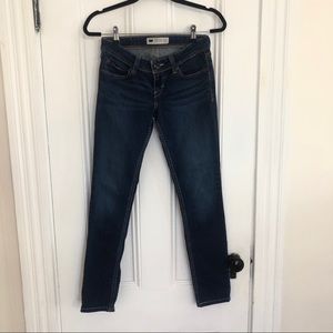 BLUE LEVI’S DENIM CURVE JEANS